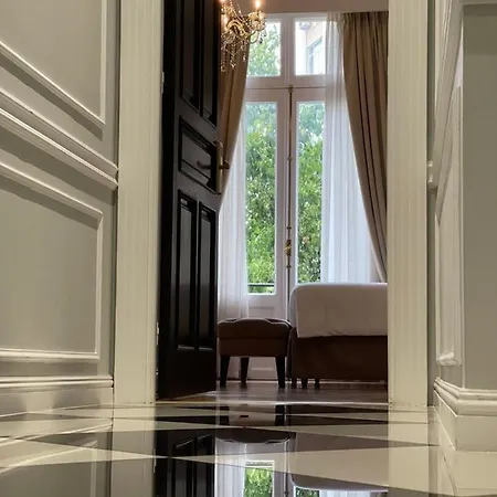 Mansion Luxury Hotel 4*